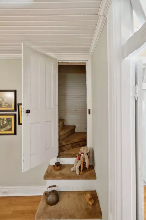 Entry Way - 155 High St, Morrison, TN 37357 photo 6 of 10