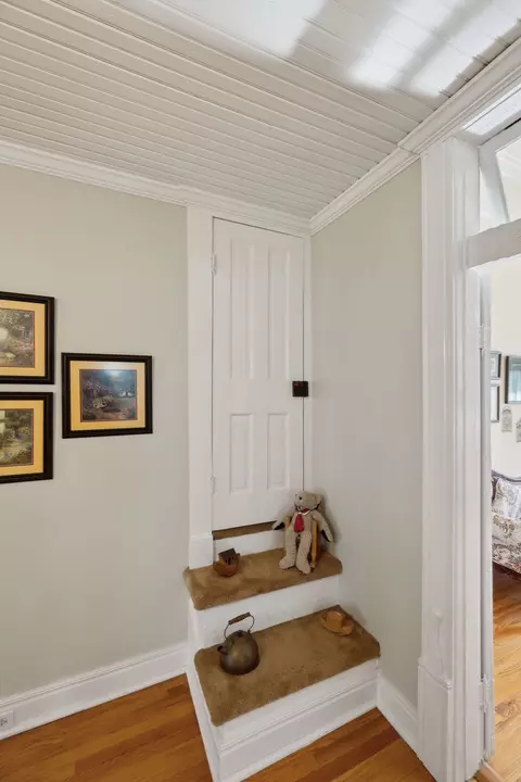 Entry Way - 155 High St, Morrison, TN 37357 photo 5 of 10