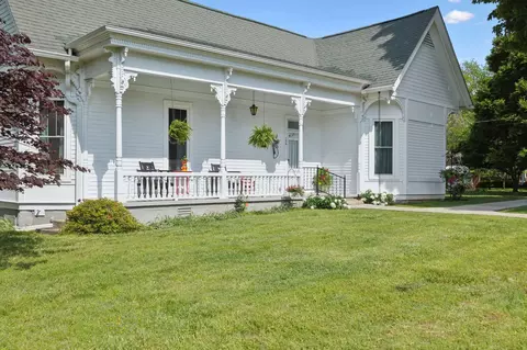 Exterior - 155 High St, Morrison, TN 37357 photo 5 of 26
