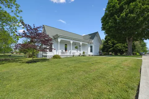 Exterior - 155 High St, Morrison, TN 37357 photo 4 of 26