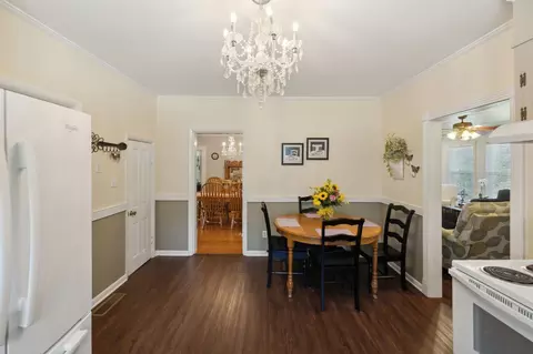 Dining - 155 High St, Morrison, TN 37357 photo 4 of 5