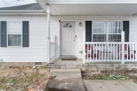 559 Oakmont Dr, Clarksville, TN 37042