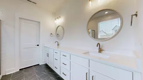 Bath - 4059 John Marsh Rd, Spring Hill, TN 37174 photo 1 of 5