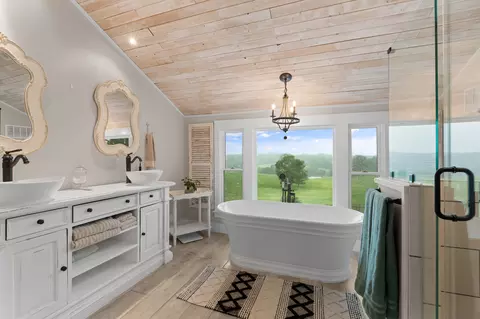 Bath - 3288 Ball Rd, Cunningham, TN 37052 photo 1 of 4