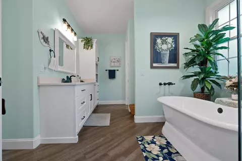 Bath - 234 Reflection Dr, Dunlap, TN 37327 photo 5 of 10