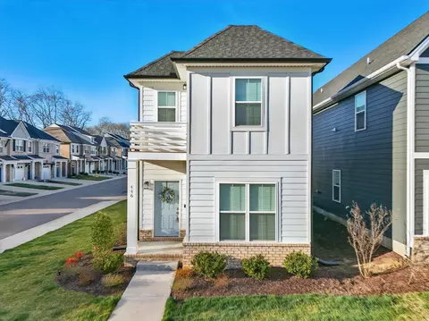 446 Queen Ln, Gallatin, TN 37066