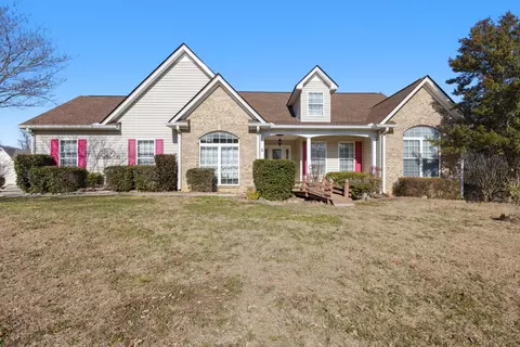 374 Classic Dr, Soddy Daisy, TN 37379