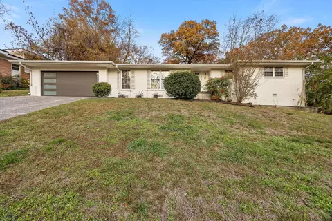 1005 Meadow Lake Rd, Chattanooga, TN 37415