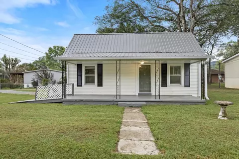 160 Oakwood Dr, Soddy Daisy, TN 37379