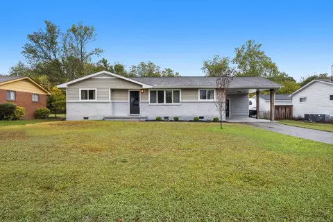 189 Greenfield Dr, Rossville, GA 30741