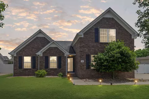 2119 Saint Andrews Dr, Murfreesboro, TN 37128