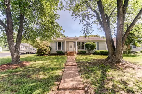 1041 Jacksons Valley Rd, Hermitage, TN 37076
