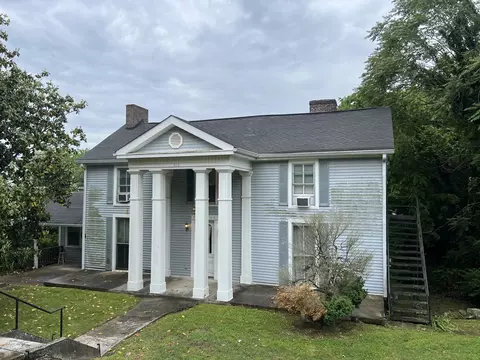613 W 7th St, Columbia, TN 38401