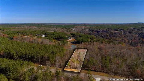 3685 Crockett Pt, Jasper, TN 37347