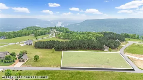 215 Deer Run Dr, Jasper, TN 37347