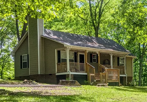331 Campbell Hollow Rd, Bethpage, TN 37022