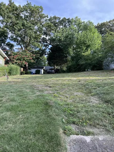 622 Barton Ave, Chattanooga, TN 37405