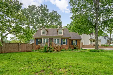 207 Merritt Dr, La Vergne, TN 37086
