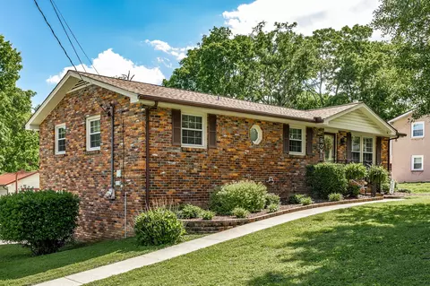 111 La Via Dr, Hendersonville, TN 37075