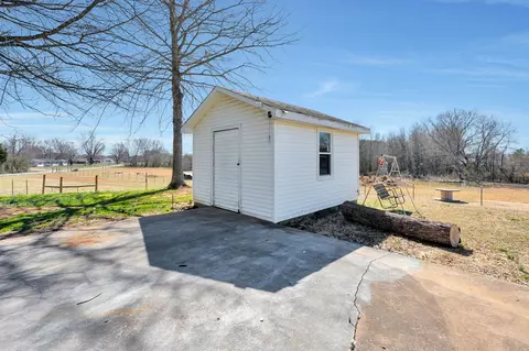 Exterior - 93 Evans Rd, Five Points, TN 38457 photo 3 of 7