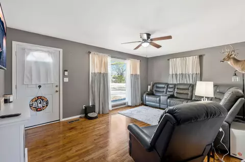 Living - 93 Evans Rd, Five Points, TN 38457 photo 3 of 3