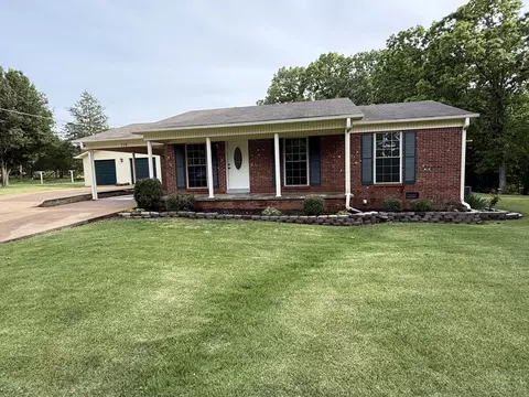 115 Massey Ave, Hollow Rock, TN 38342