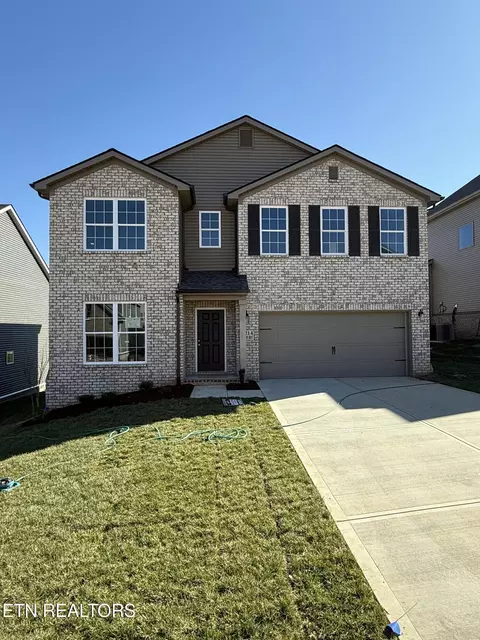 9214 Dragon Boat Rd, Knoxville, TN 37931