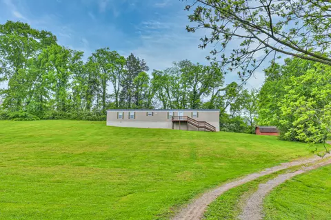 1687 Columbia Rock Rd, Columbia, TN 38401