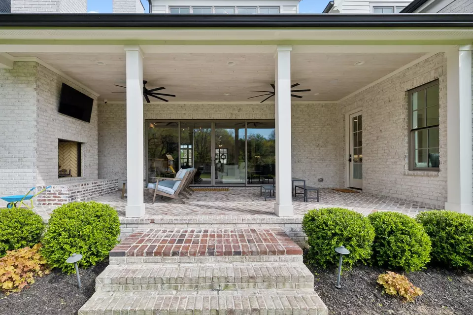 Exterior - 910 Sunset Ridge Dr, Franklin, TN 37069 photo 8 of 23