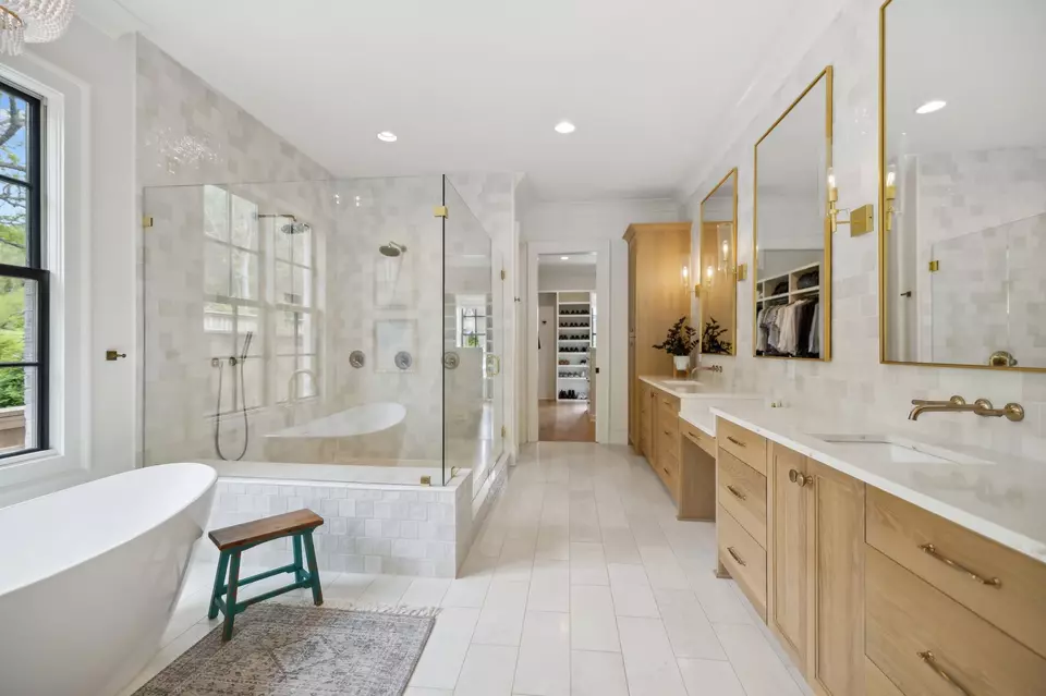 Bath - 910 Sunset Ridge Dr, Franklin, TN 37069 photo 1 of 7