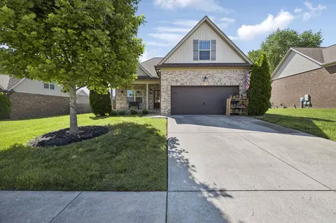 589 Smoky Mountains Dr, Gallatin, TN 37066