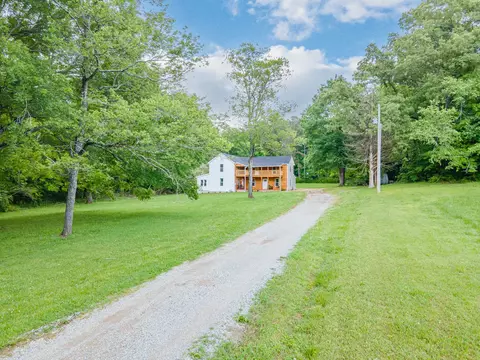 128 N Main St, Loretto, TN 38469