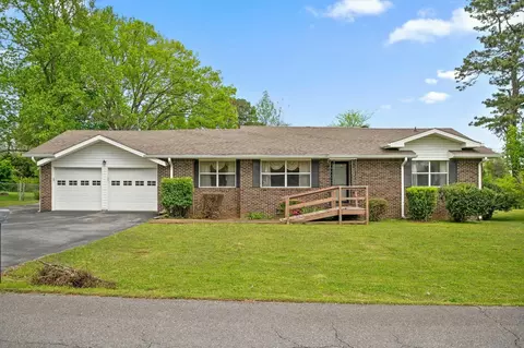 6611 Vaden Dr, Chattanooga, TN 37421