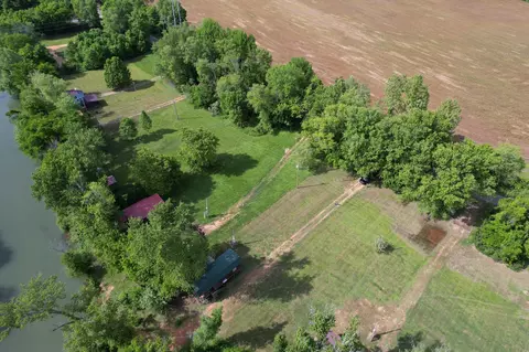 134 Russell Creek Rd, Lobelville, TN 37097