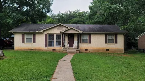 695 Douglas Ave, Lewisburg, TN 37091