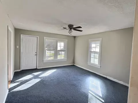 Living - 828 Pond Rd, Dickson, TN 37055 photo 1 of 2