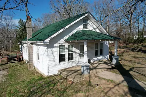 Exterior - 828 Pond Rd, Dickson, TN 37055 photo 2 of 12