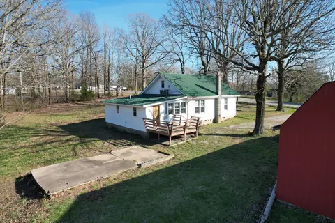 Exterior - 828 Pond Rd, Dickson, TN 37055 photo 10 of 12