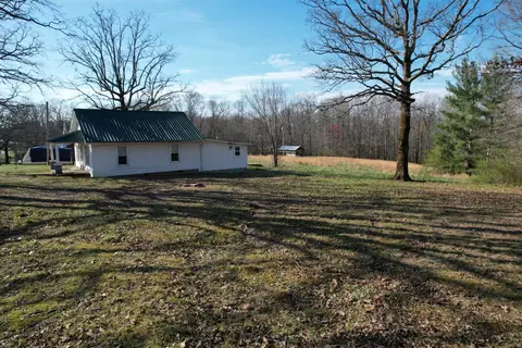 Exterior - 828 Pond Rd, Dickson, TN 37055 photo 9 of 12