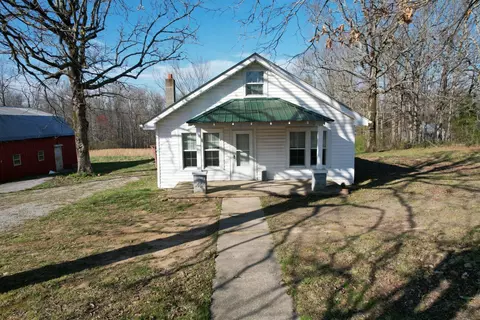 Exterior - 828 Pond Rd, Dickson, TN 37055 photo 5 of 12