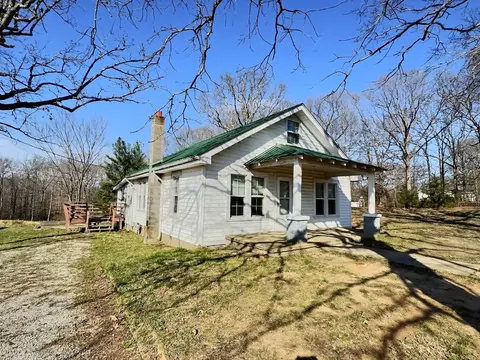 Exterior - 828 Pond Rd, Dickson, TN 37055 photo 3 of 12