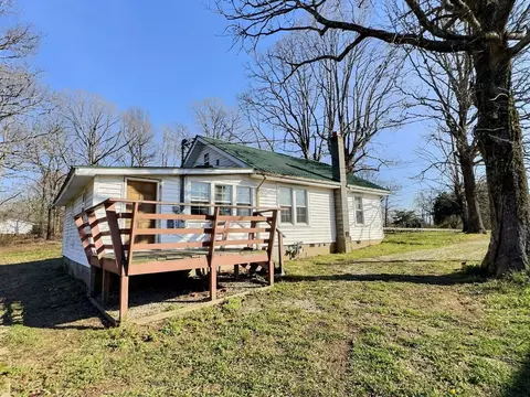 Exterior - 828 Pond Rd, Dickson, TN 37055 photo 8 of 12