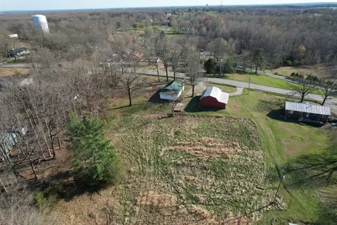 View/Area - 828 Pond Rd, Dickson, TN 37055 photo 1 of 2