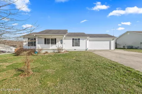 136 Hunter Dr, Crossville, TN 38555