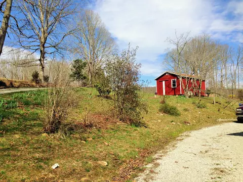 143 Howard Human Rd, Lancing, TN 37770 photo 9