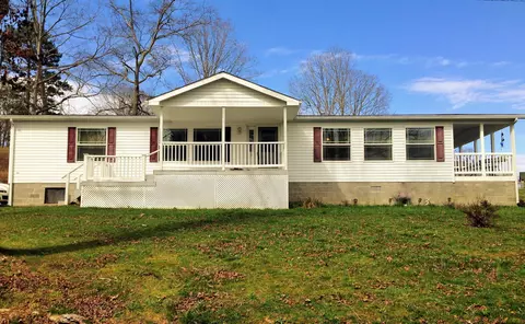 143 Howard Human Rd, Lancing, TN 37770 photo 1