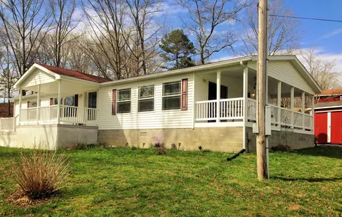 143 Howard Human Rd, Lancing, TN 37770 photo 2