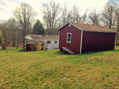143 Howard Human Rd, Lancing, TN 37770 photo 5