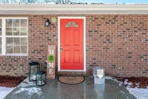 345 Eagle Bluff Rd, Jacksboro, TN 37757 photo 3