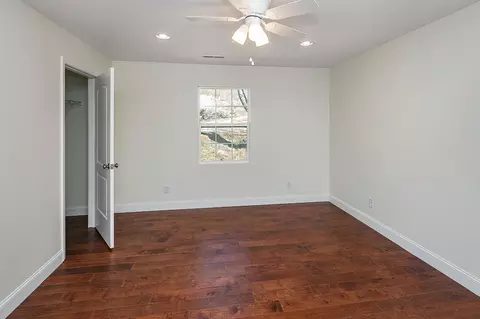345 Eagle Bluff Rd, Jacksboro, TN 37757 photo 9